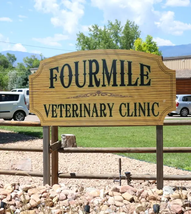 Fourmile Veterinary Clinic logo.